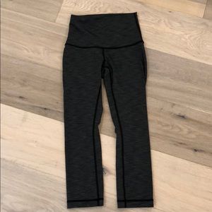 Women’s cropped high waisted lululemon leggings